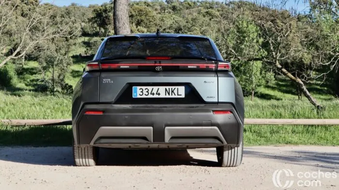 Toyota CH R elektromos teszt 1 700x393
