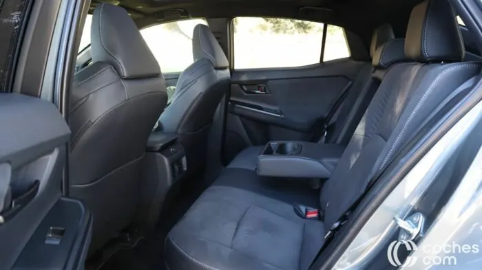 Toyota CH R elektromos belső teszt 21 700x393