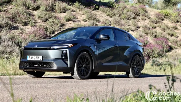 Toyota CH R elektromos teszt 10 700x393