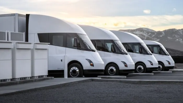 Tesla Semi 1 700x394