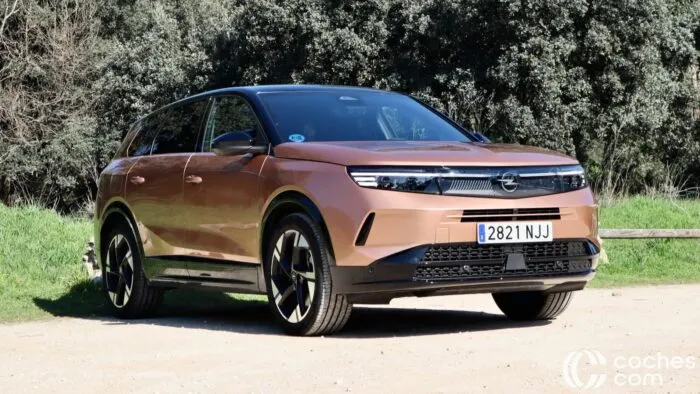 Opel Grandland PHEV Test 2 700x394