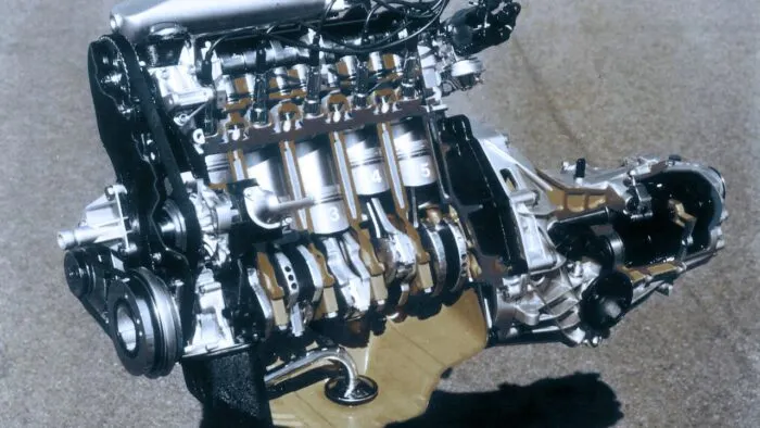 Audi öthengeres motor 13 700x394