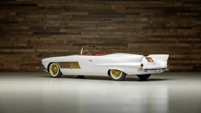 Cadillac Elegante 1953 6 700x394