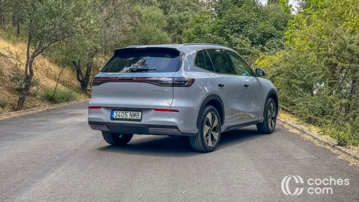 Geely E5 teszt 05 700x394