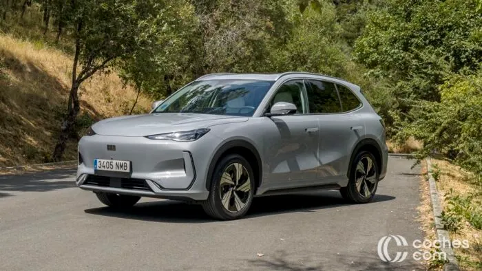 Geely E5 teszt 09 700x394