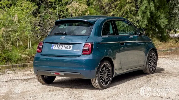 Fiat 500 hibrid teszt 09 700x394