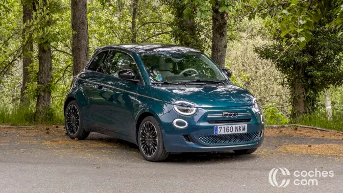 Fiat 500 hibrid teszt 03 700x394