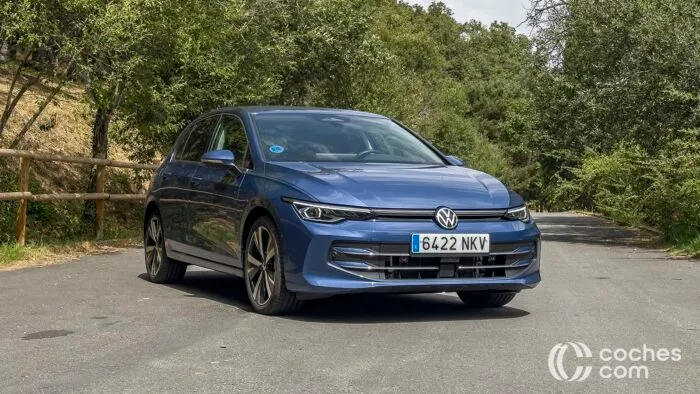 Volkswagen Golf Phev Test 06 700x394