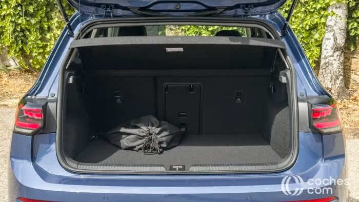 Volkswagen Golf Phev Test 16 700x394