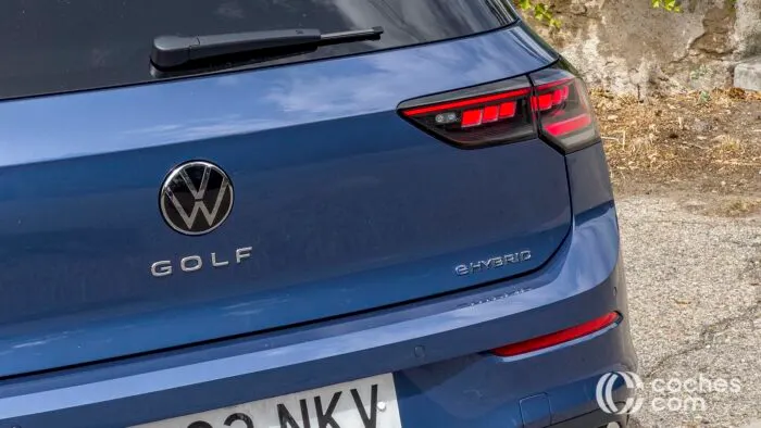 Volkswagen Golf Phev Test 18 700x394