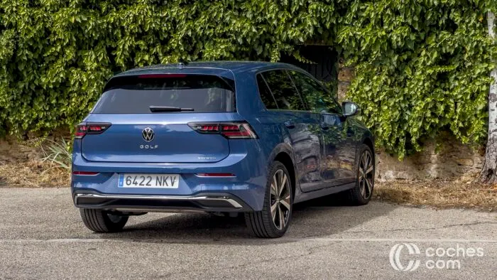 Volkswagen Golf Phev Test 07 700x394