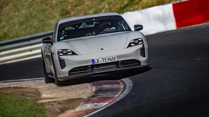Porsche Taycan Turbo S Record Nurburgring 3 700x394
