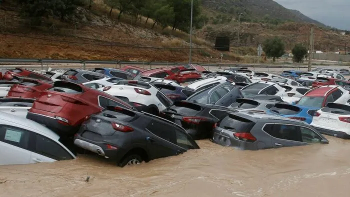 Car Flood Flood 3 700x394