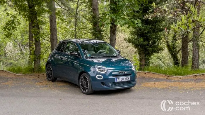Fiat 500 hibrid teszt 13 700x394