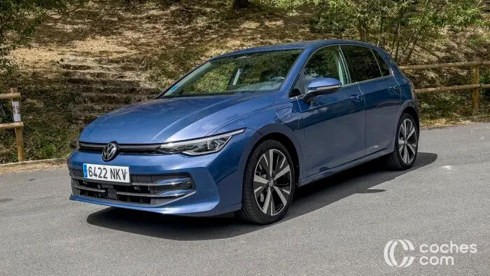 Volkswagen Golf Phev Test 05 700x394