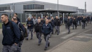 Újabb 13 ezer állást szüntet meg a legnagyobb autóipari beszállító : a válság begyűrűzött a németekhez